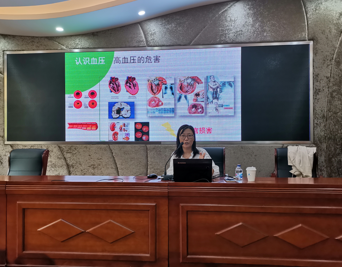 【科普服务流动驿站|金山站】 工业区社区学校组织社区居民开展“高血压的预防与护理”讲座